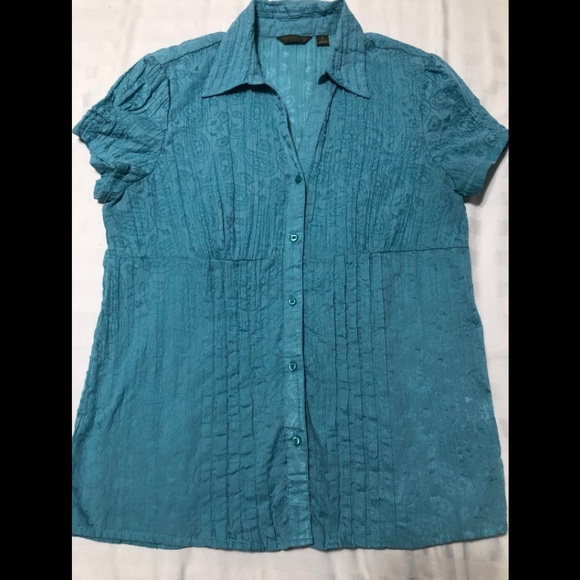 Capped Sleeved Button Down Blouse - Picture 3 of 8